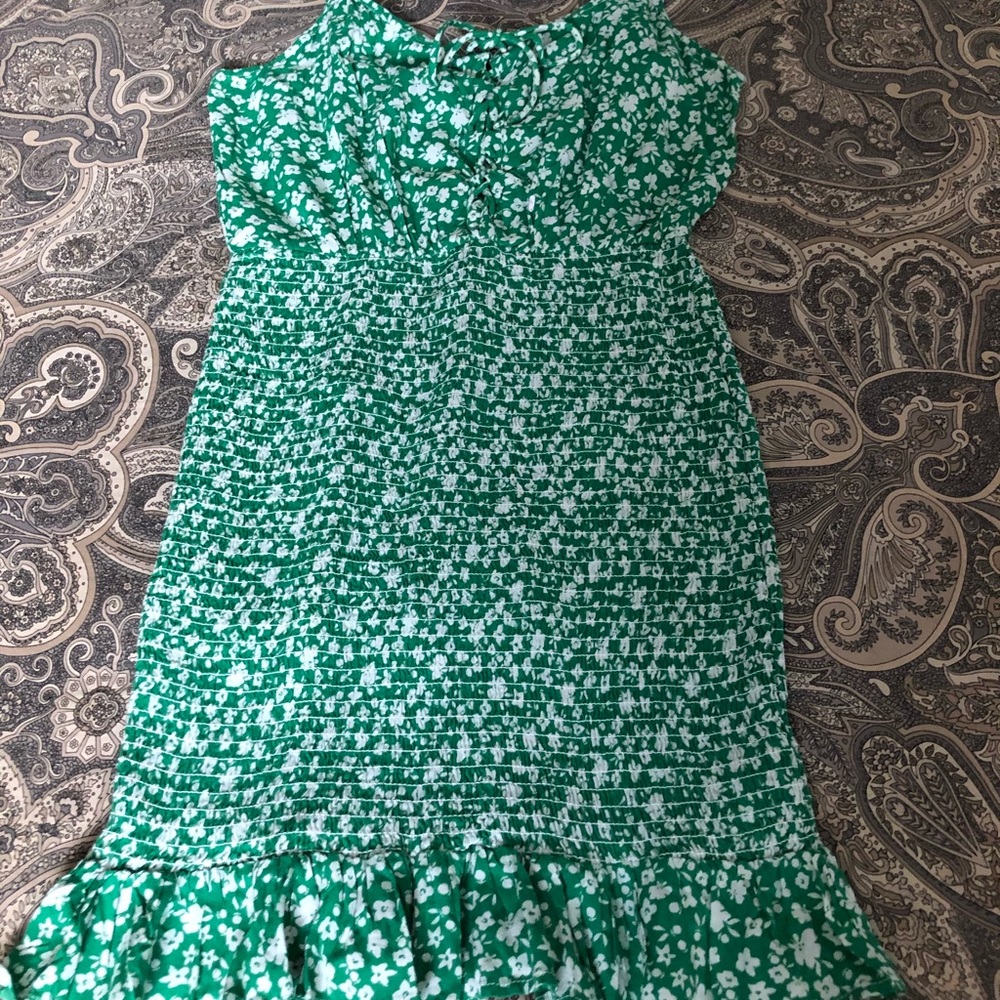 NWT! Bershka Floral Green & White Dress L - Picture 3 of 7